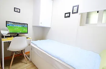 סיאול Cocoon Stay Hongdae Guesthouse 2*,  קוריאה הדרומית